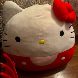 Hello Kitty Squishmallow